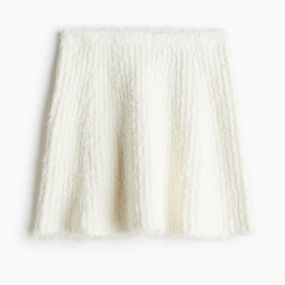 New! H&M Cream knit fluffy Skirt